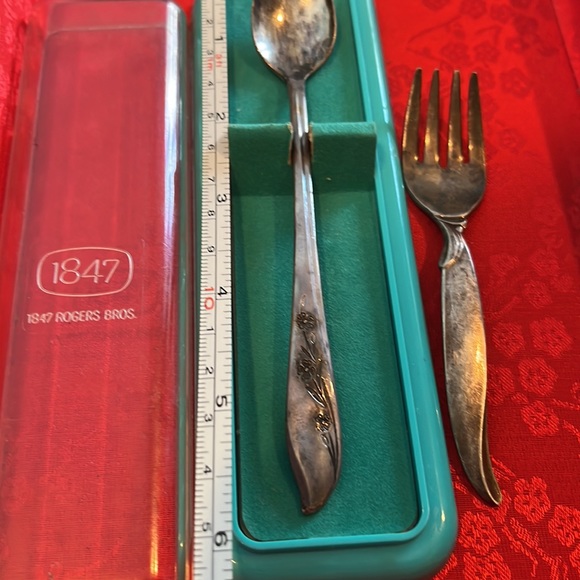 Vintage 1847 Rogers Bros. Spoon and Infant fork - Picture 6 of 7